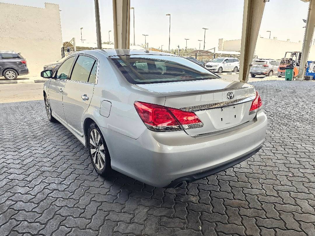 TOYOTA AVALON