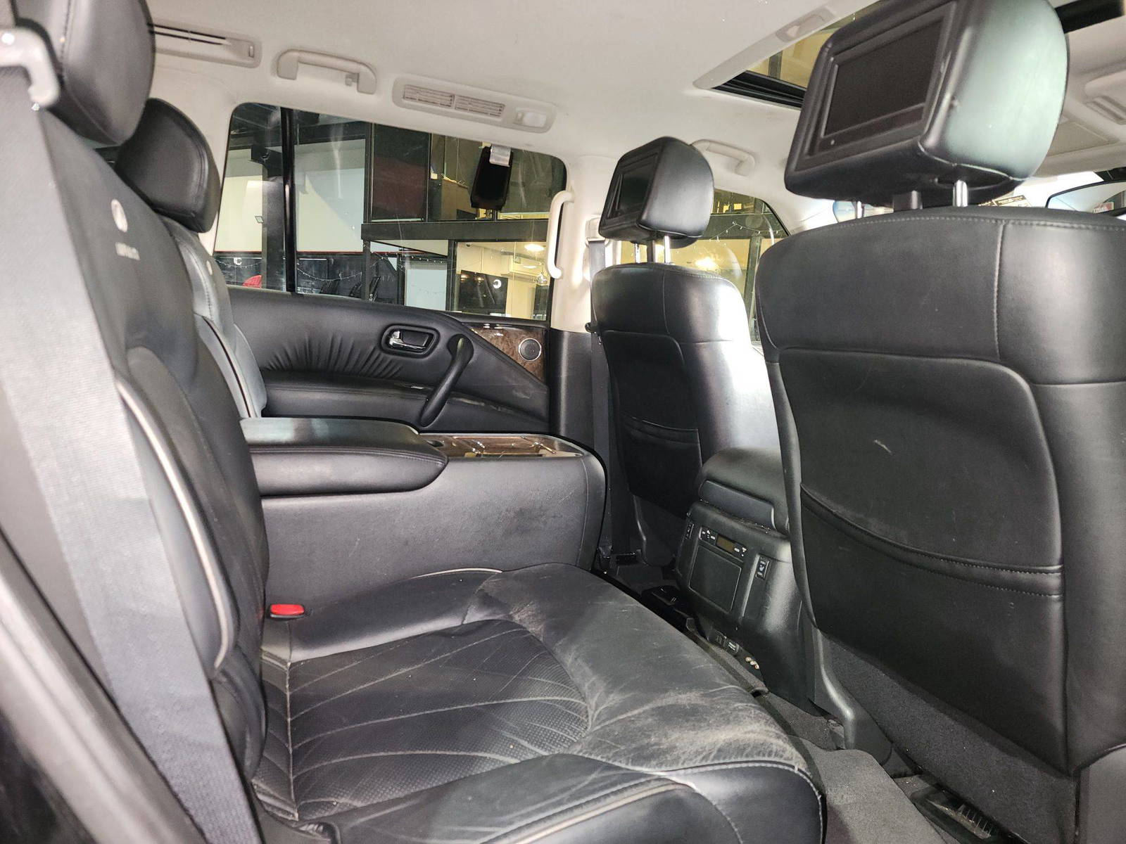 2014 INFINITI QX80 — 215717 Miles — Lot 555610 — Souq - Marhaba Auctions Used Cars - Image 7