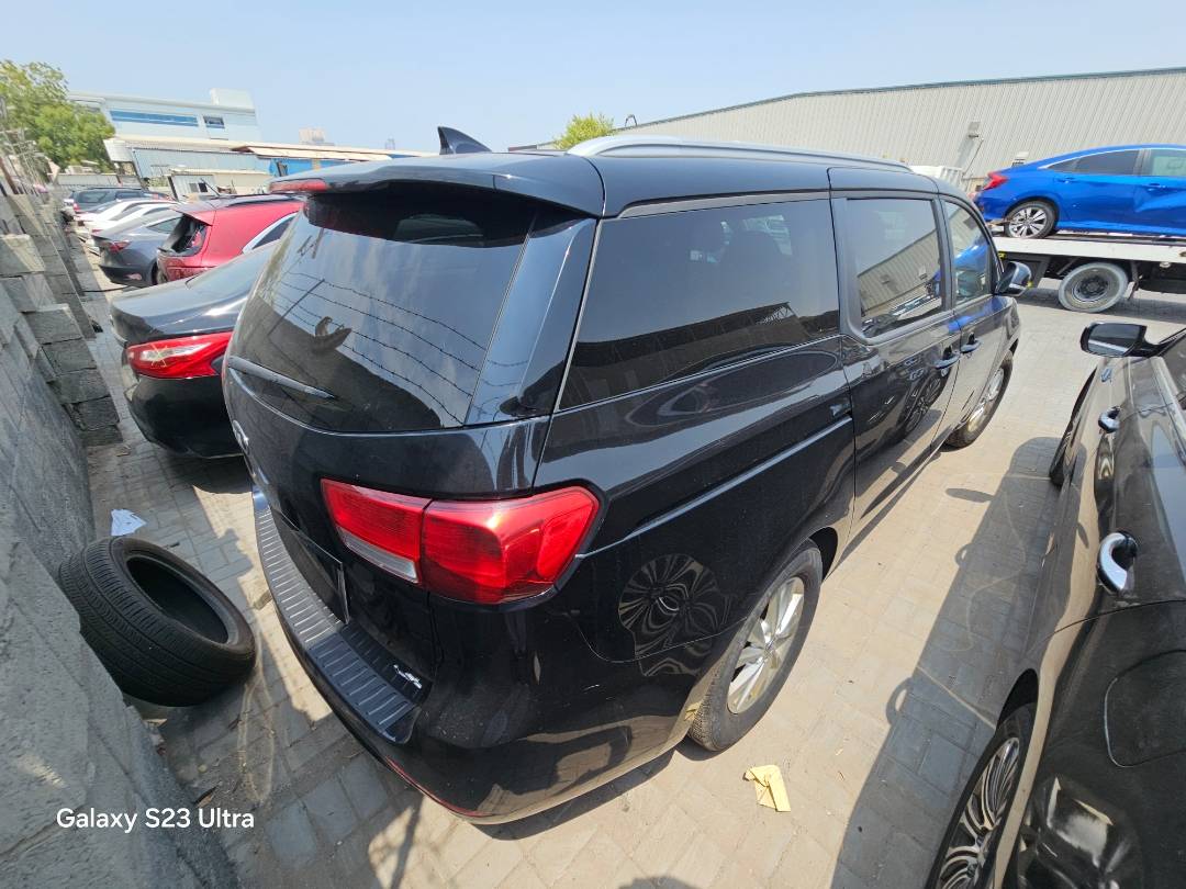 2015 KIA SEDONA — 135389 Miles — Lot 6041606 — Main - Marhaba Auctions Used Cars - Image 4