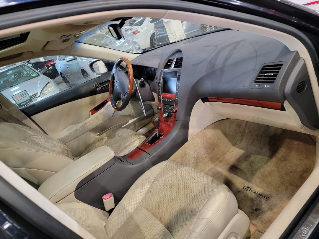 2010 LEXUS ES 350 — 128609 Miles — Lot 98582 - Marhaba Auctions Used Cars - Image 6