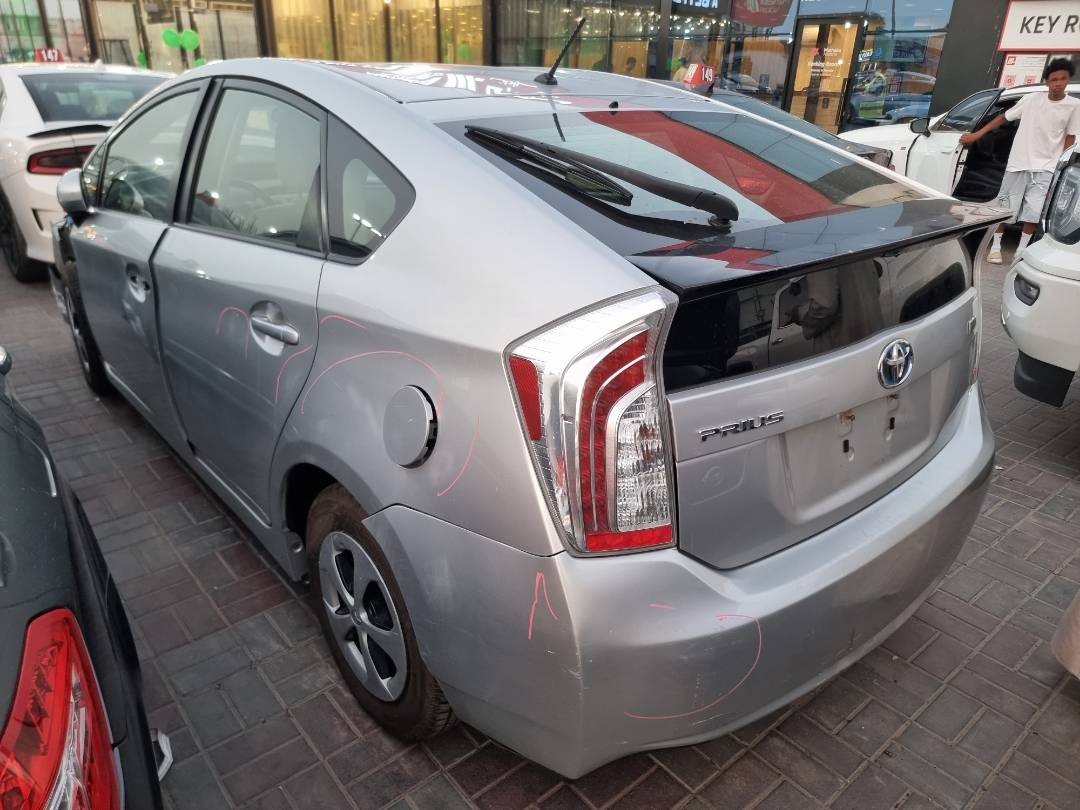 2014 TOYOTA PRIUS — 137774 Miles — Lot 757883 — Ind. 12 - Marhaba Auctions Used Cars - Image 4