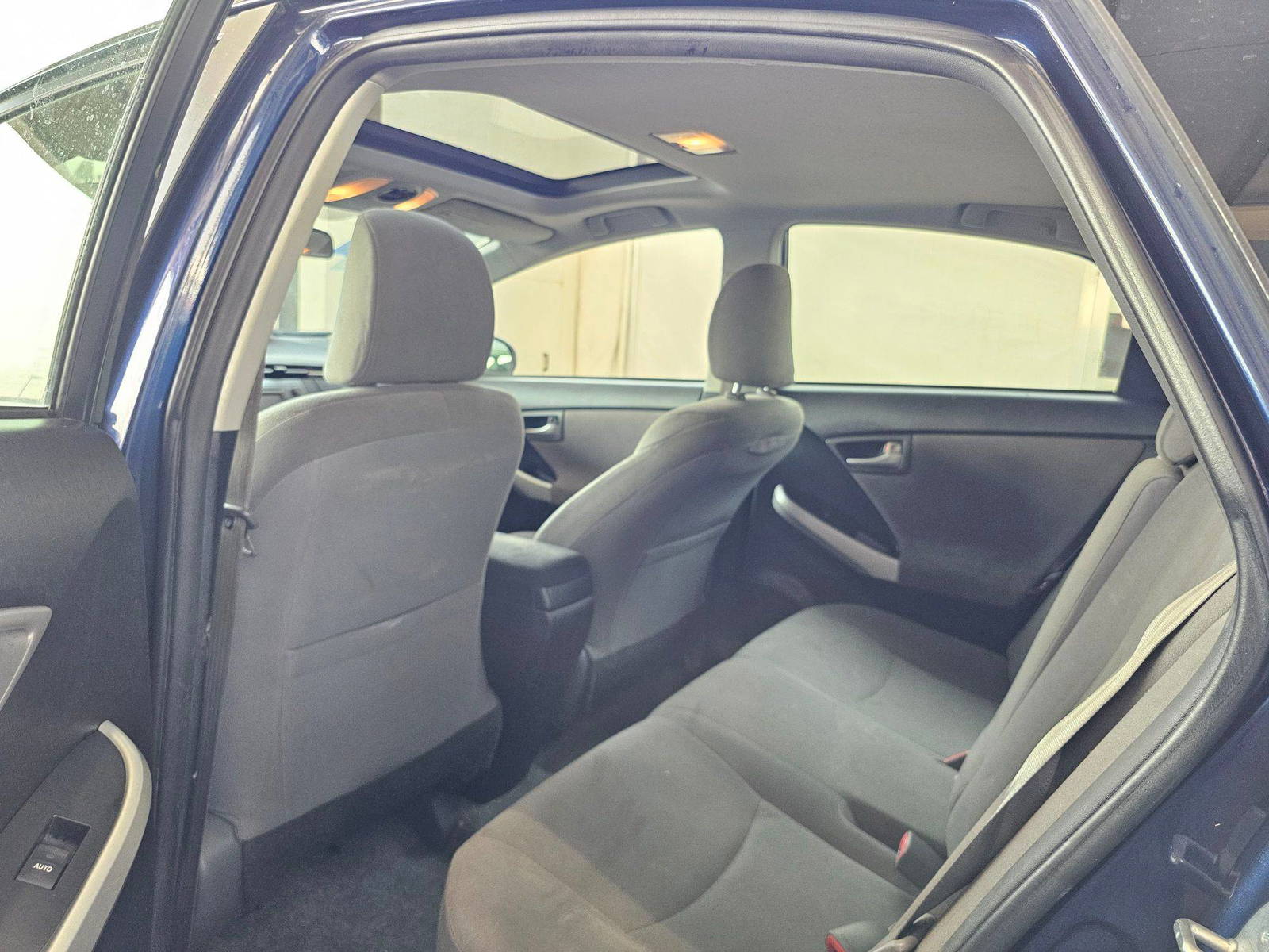 2014 TOYOTA PRIUS — 185352 Miles — Lot E1757370 — Souq - Marhaba Auctions Used Cars - Image 6