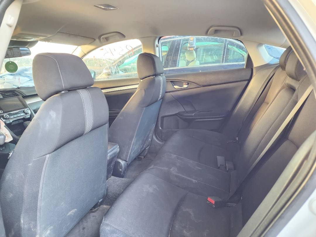 2019 HONDA CIVIC — 132468 KM — Lot 009125 — Souq - Marhaba Auctions Used Cars - Image 9