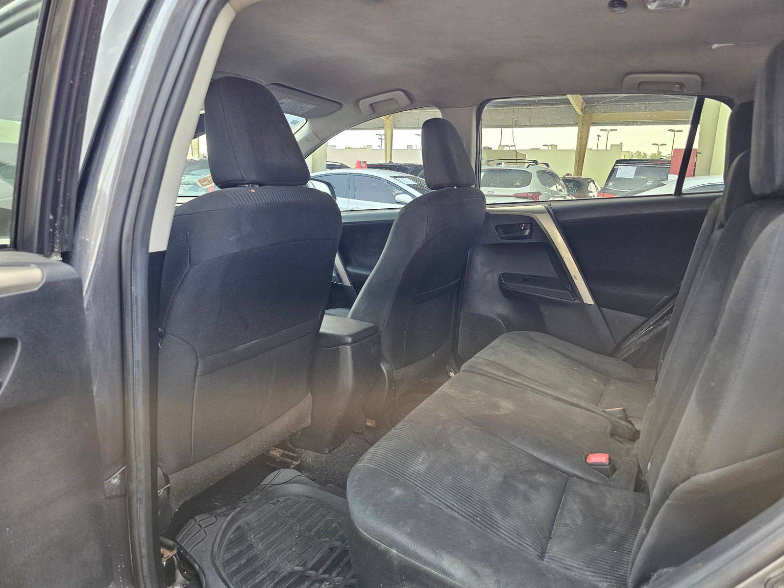 2015 TOYOTA RAV4 — 110120 Miles — Lot XFW280370 — Souq - Marhaba Auctions Used Cars - Image 6