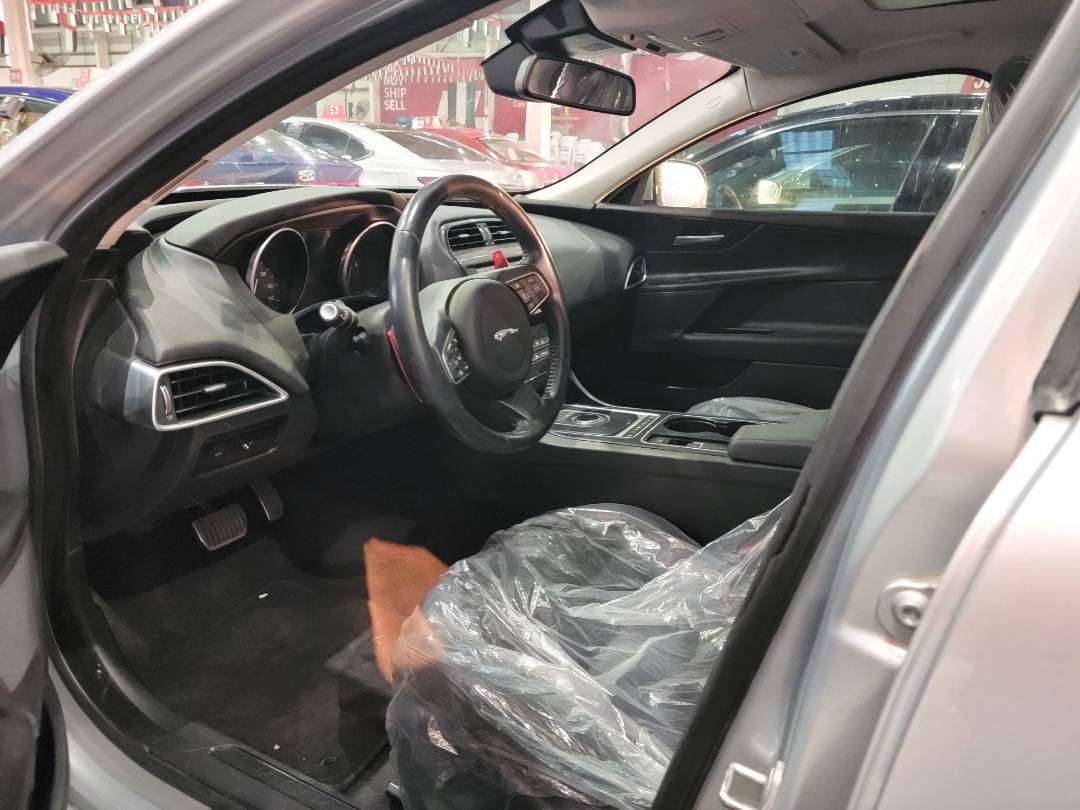 2017 JAGUAR XE 25t — 32491 Miles — Lot 970527 — Souq - Marhaba Auctions Used Cars - Image 6
