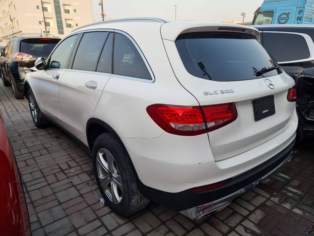 2018 MERCEDES BENZ GLC-300 — 58077 Miles — Lot 45363465 — Main - Marhaba Auctions Used Cars - Image 3