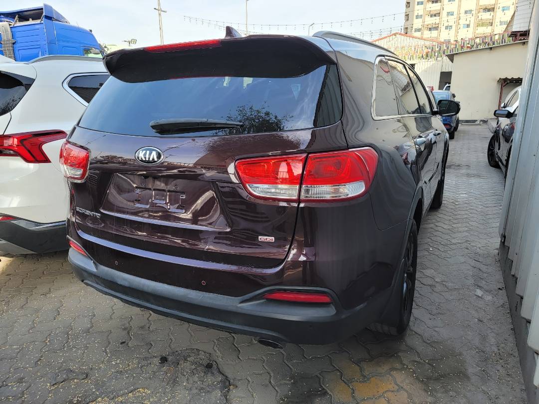 2017 KIA SORENTO — 104528 Miles — Lot 38HG217411 — Main - Marhaba Auctions Used Cars - Image 4