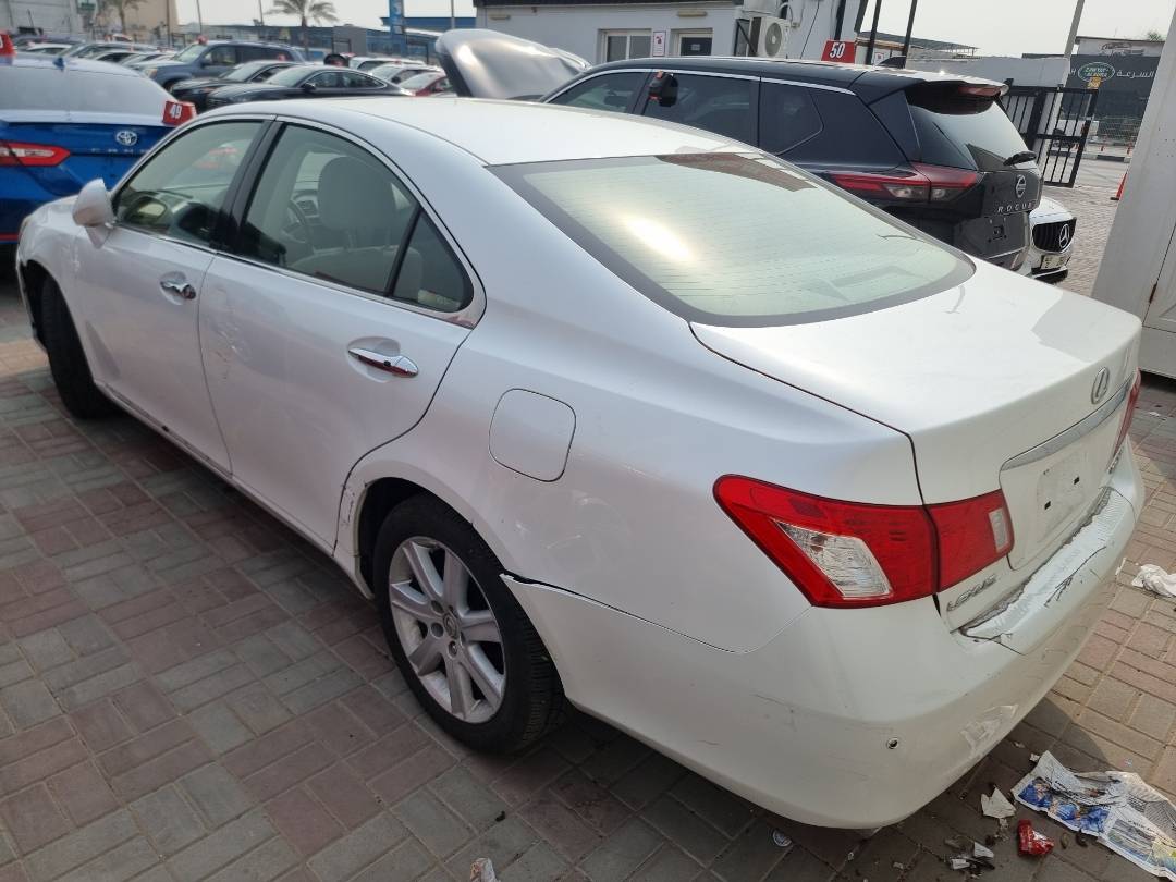 2009 LEXUS ES 350 — 184352 Miles — Lot 125487 — Souq - Marhaba Auctions Used Cars - Image 4