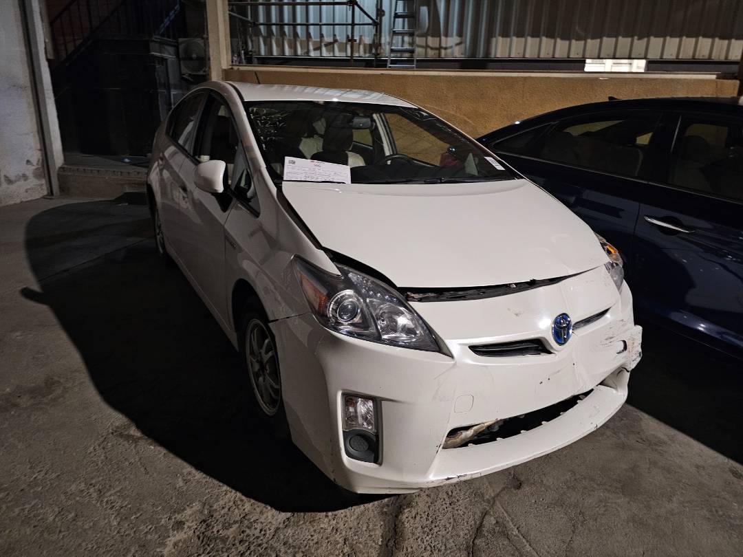 2010 TOYOTA PRIUS — 176996 KM — Lot 12162142 — Ind. 12 - Marhaba Auctions Used Cars - Image 3