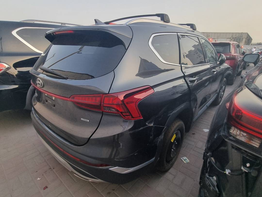 2022 HYUNDAI SANTA FE — 46158 Miles — Lot 214587 — Souq - Marhaba Auctions Used Cars - Image 4