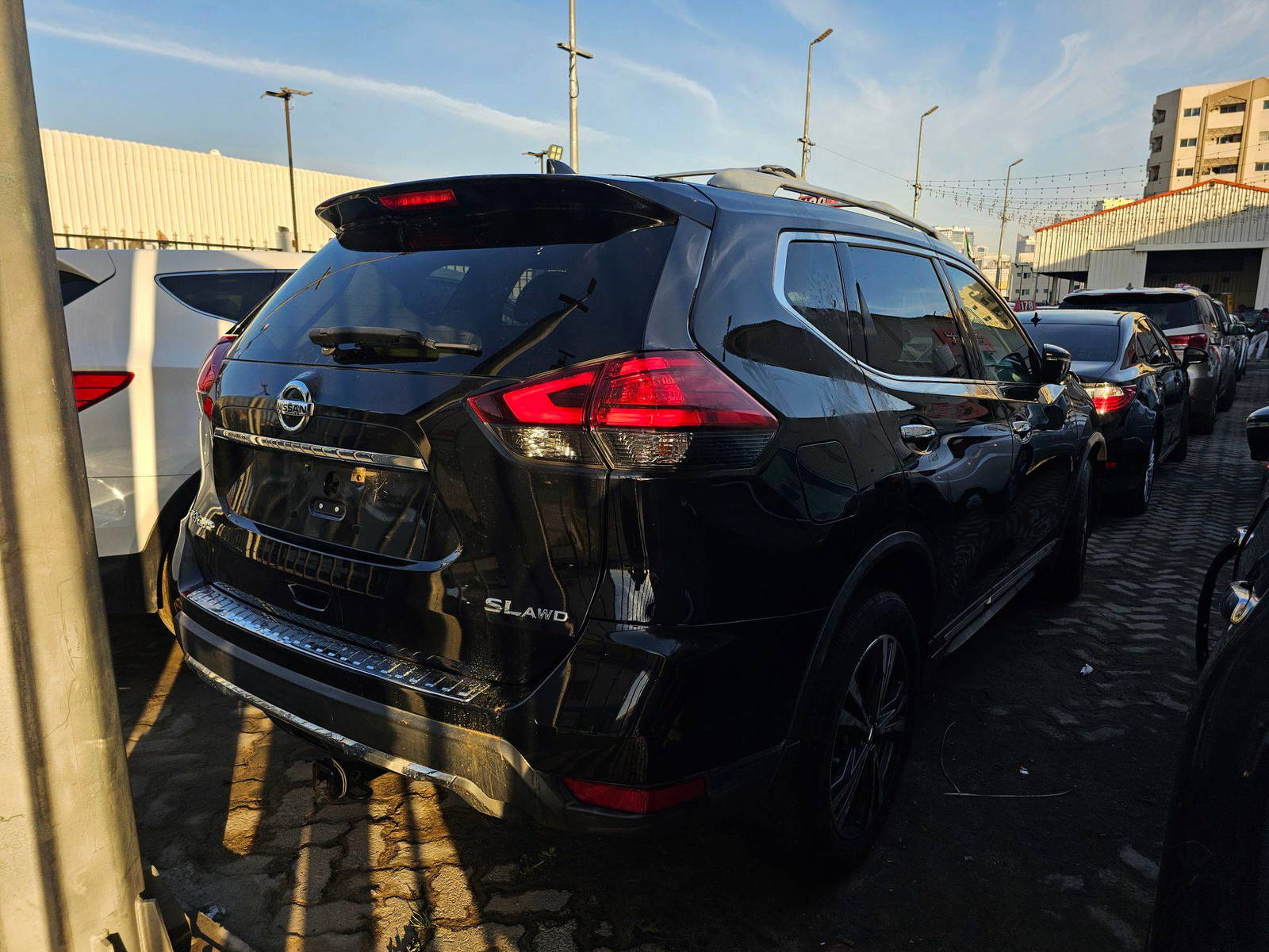 NISSAN ROGUE 2017 - Marhaba Auction Used Cars - Image 3