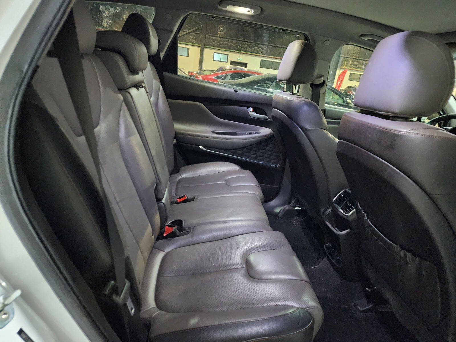 2019 HYUNDAI SANTA FE — 129475 Miles — Lot 39395 — Al Quoz - Marhaba Auctions Used Cars - Image 6