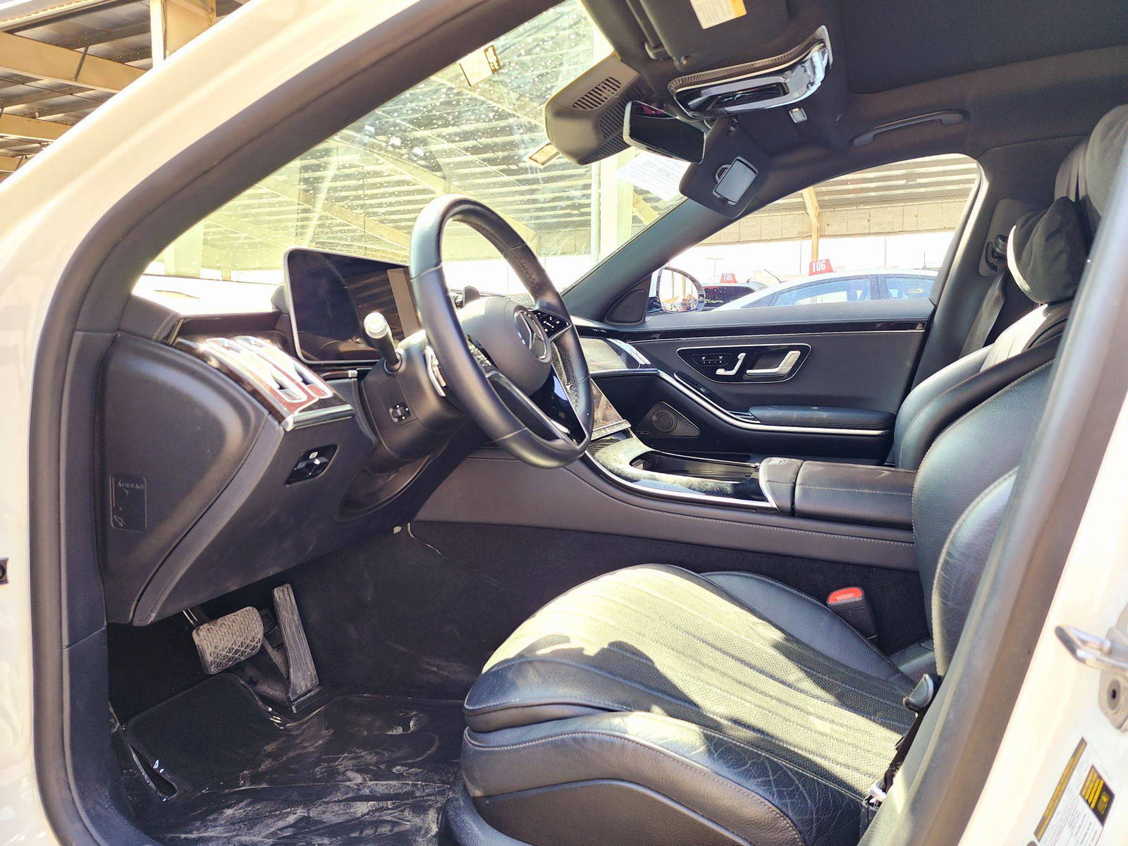 2022 MERCEDES BENZ S 500 — 13297 KM — Lot DB7NA066492 — Souq - Marhaba Auctions Used Cars - Image 9