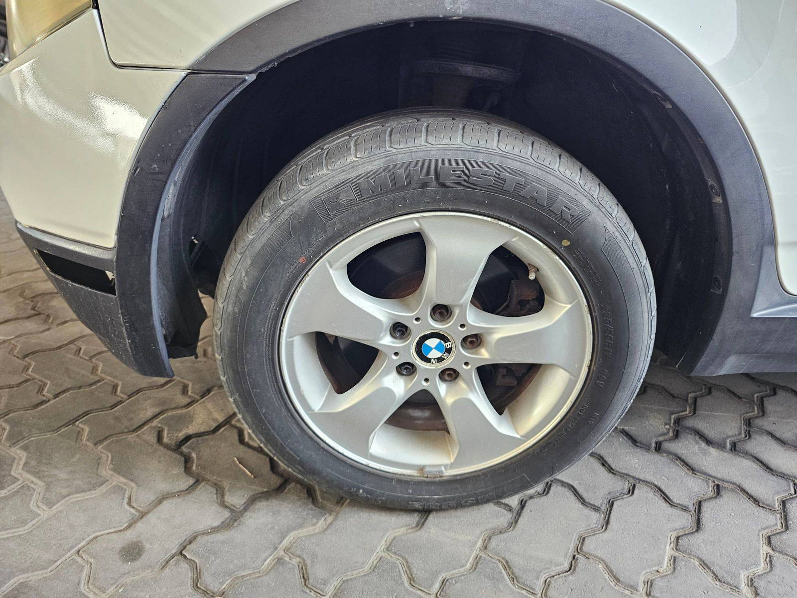 2007 BMW X3 — 169525 Miles — Lot F18990 — Souq - Marhaba Auctions Used Cars - Image 11