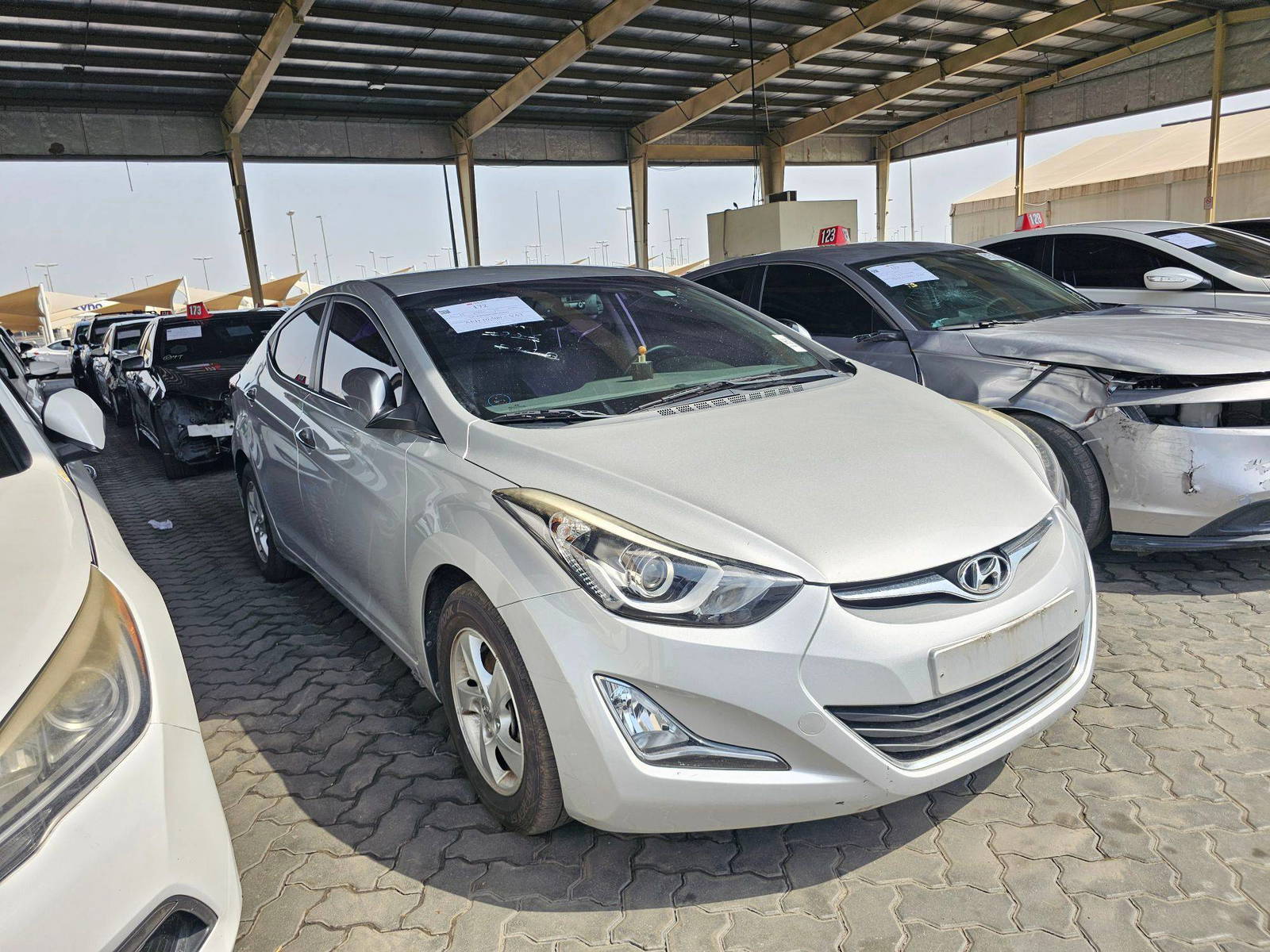 2014 HYUNDAI AVANTE — 132441 KM — Lot 024332 — Souq - Marhaba Auctions Used Cars - Image 4