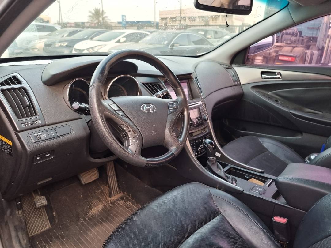 2012 HYUNDAI SONATA — 253988 KM — Lot 124587 — Souq - Marhaba Auctions Used Cars - Image 8