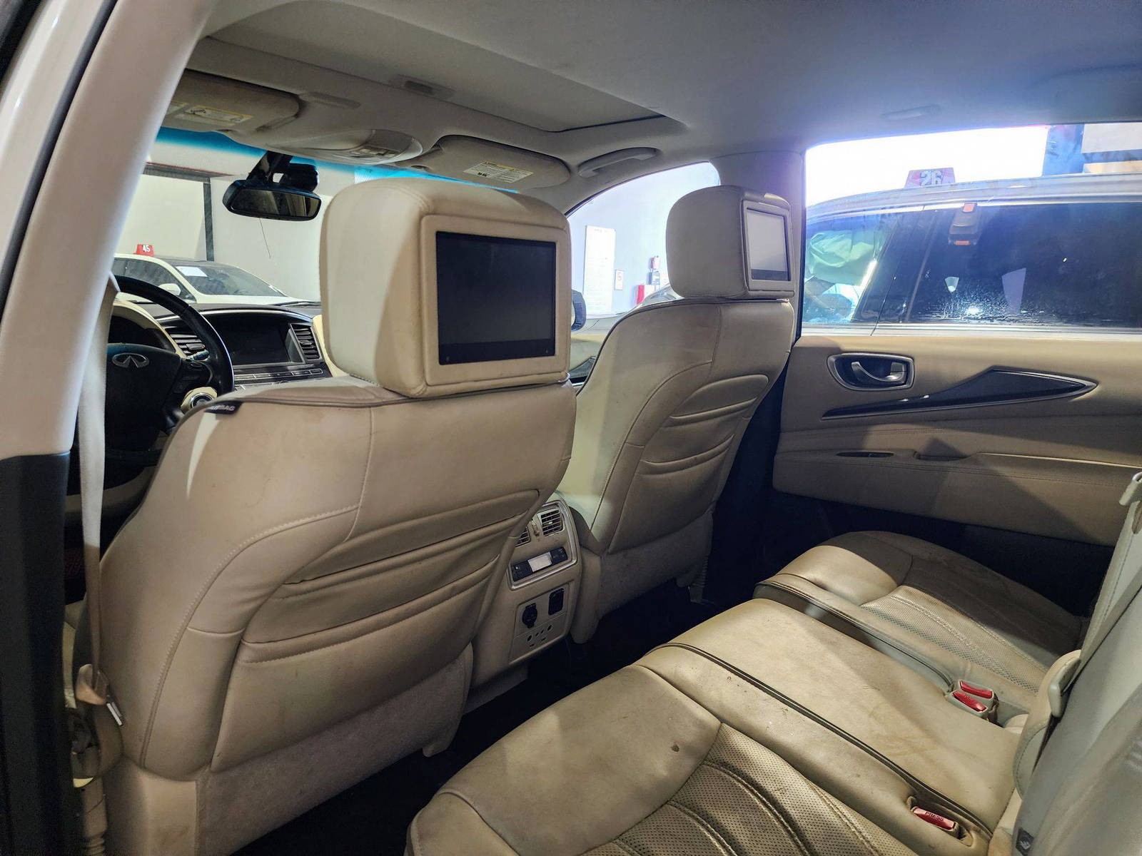 2017 INFINITI QX60 — 77541 Miles — Lot 40198731 — Al Quoz - Marhaba Auctions Used Cars - Image 9