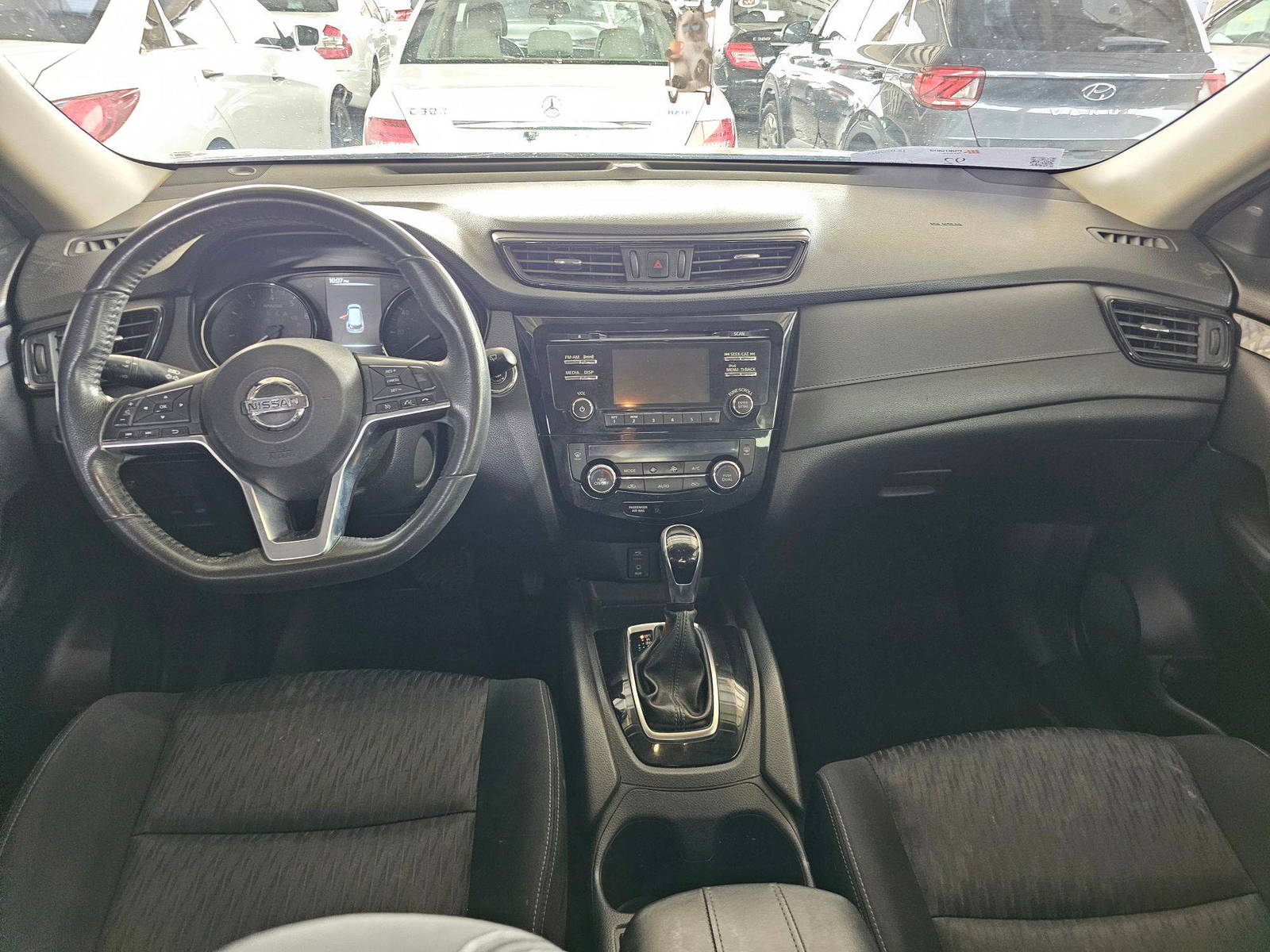 2017 NISSAN ROGUE — 197268 KM — Lot T2HP507352 — Souq - Marhaba Auctions Used Cars - Image 7