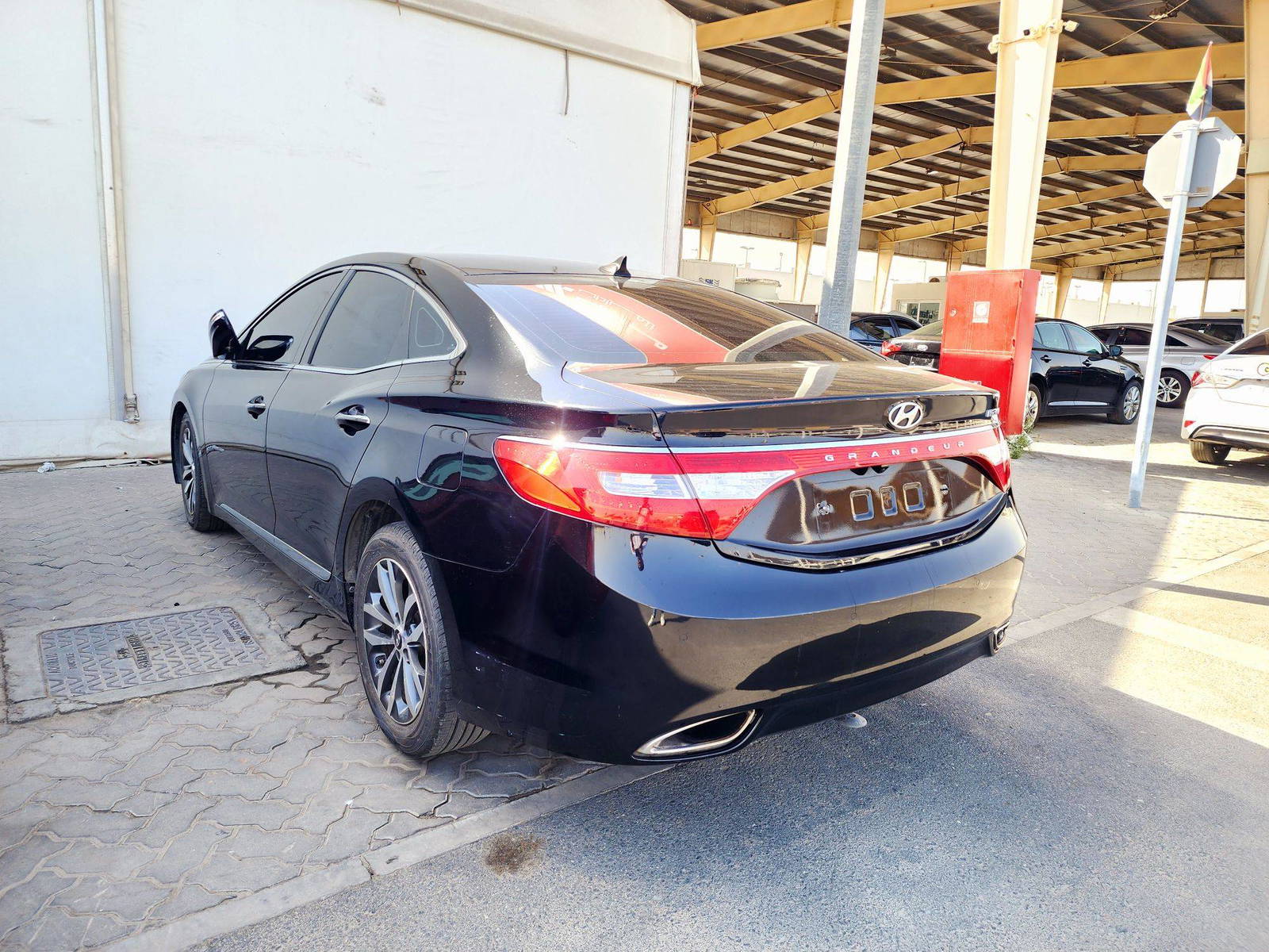 2012 HYUNDAI GRANDEUR — 188234 KM — Lot 130381 — Souq - Marhaba Auctions Used Cars - Image 5
