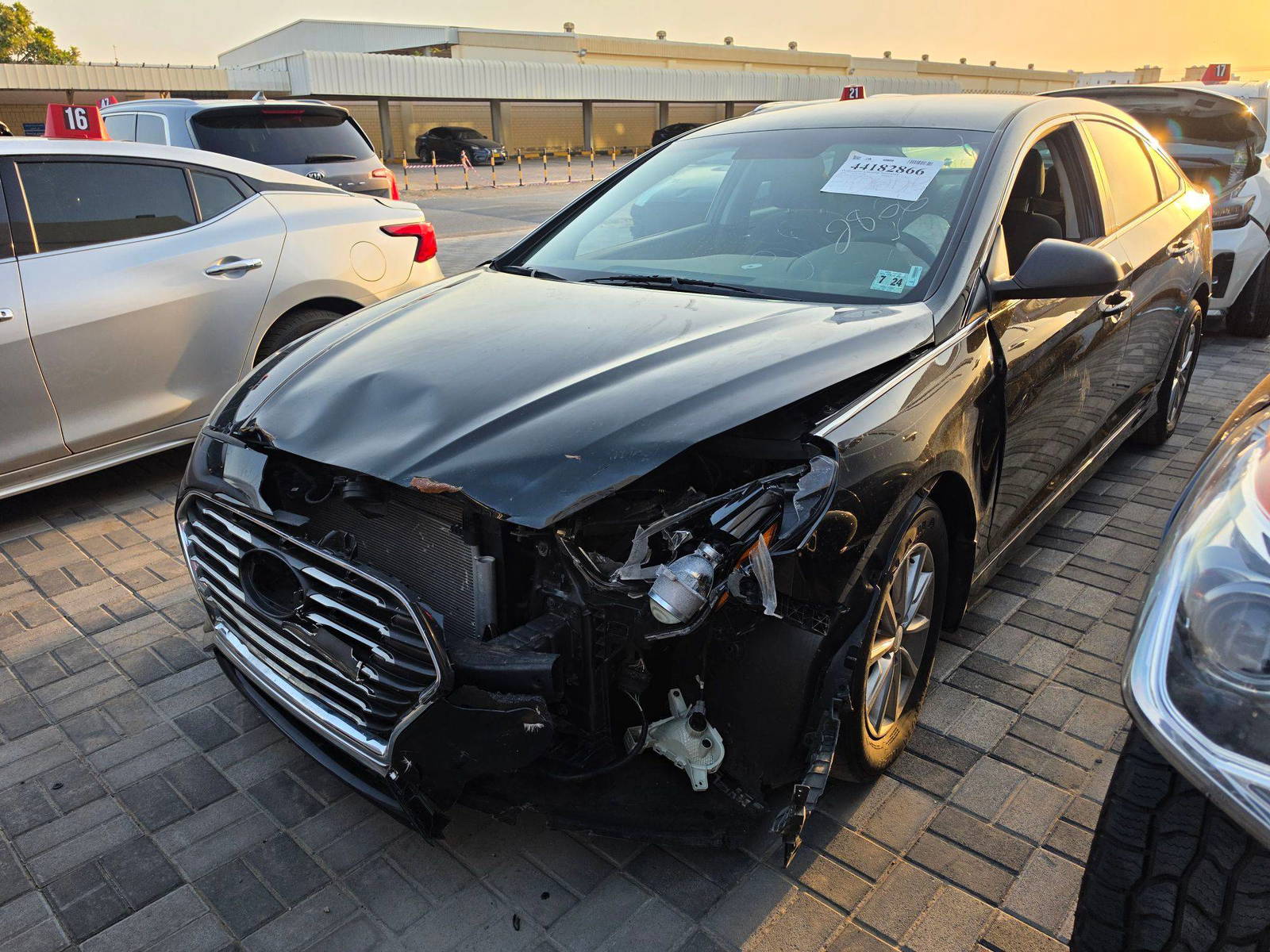 2019 HYUNDAI SONATA — 168352 Miles — Lot 44182866 — Oman Yard - Marhaba Auctions Used Cars - Image 6