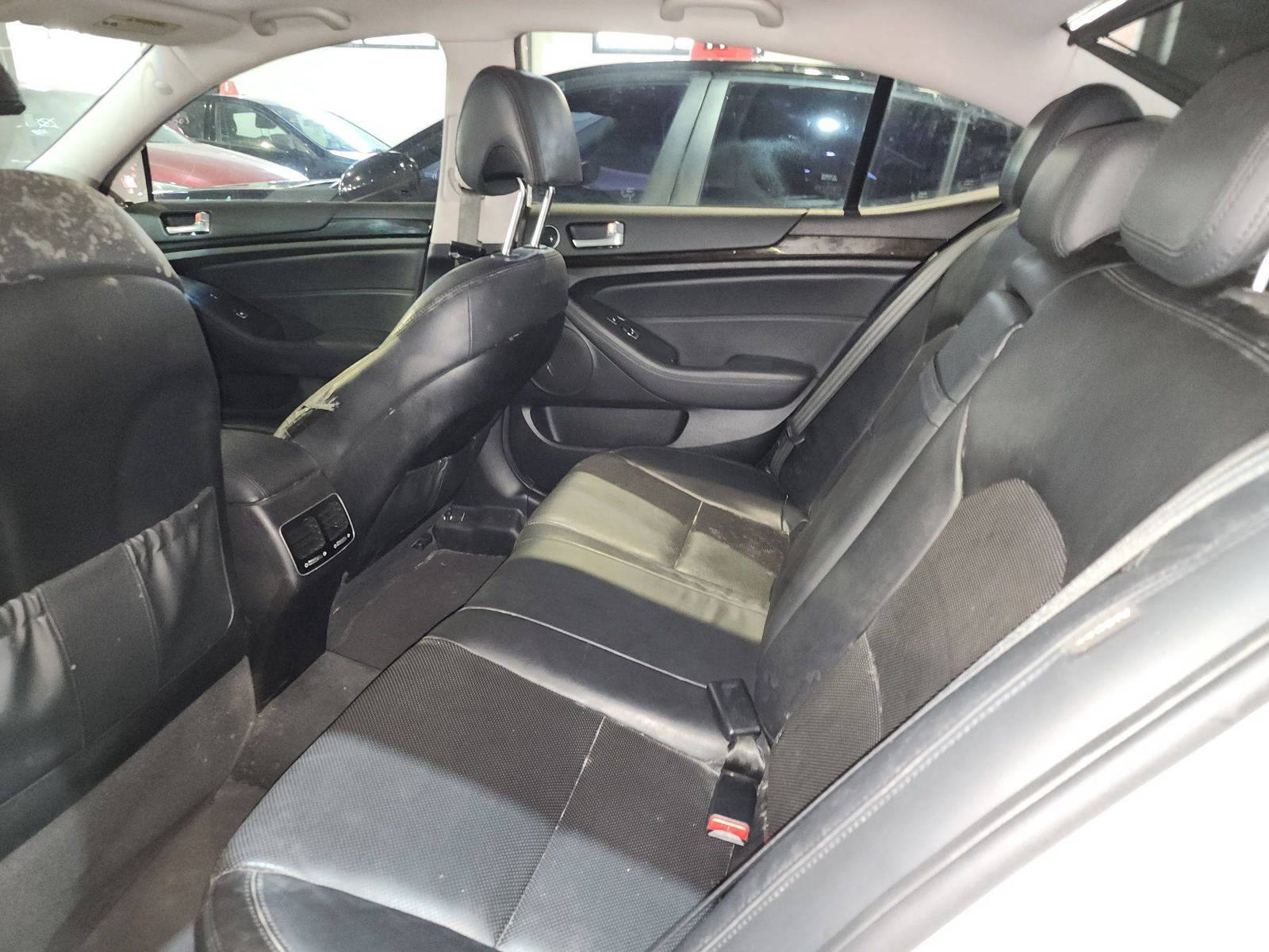 2014 KIA CADENZA — 206403 Miles — Lot 41673884 — Al Quoz - Marhaba Auctions Used Cars - Image 6