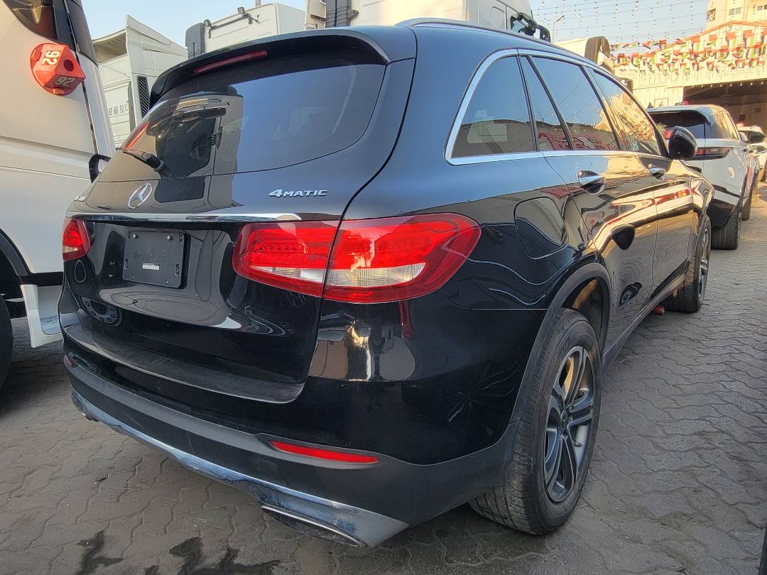 2019 MERCEDES BENZ GLC-300 — 60655 Miles — Lot KV124038 — Main - Marhaba Auctions Used Cars - Image 3