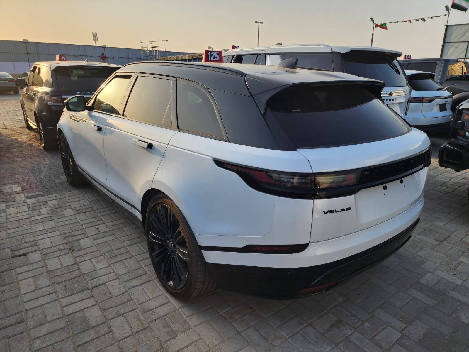 2025 LAND ROVER RANGE ROVER VELAR — 8816 KM — Lot 57614055 - Marhaba Auctions Used Cars - Image 5