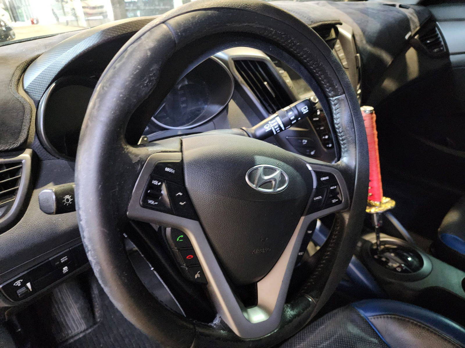 2013 HYUNDAI VELOSTER — 174697 KM — Lot 091633 — Al Quoz - Marhaba Auctions Used Cars - Image 13