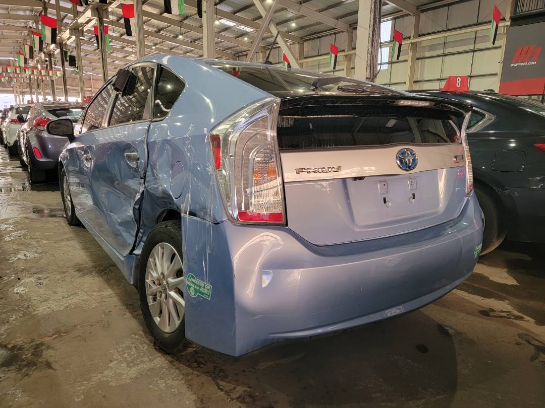 2014 TOYOTA PRIUS — 190990 Miles — Lot 3053062 — Main - Marhaba Auctions Used Cars - Image 5