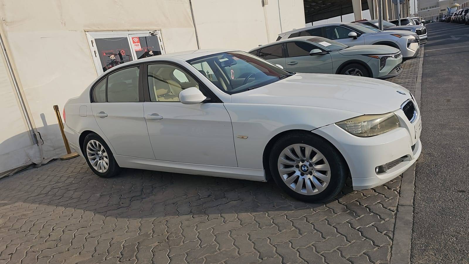 BMW 320 I 2010 - Marhaba Auction Used Cars - Image 4