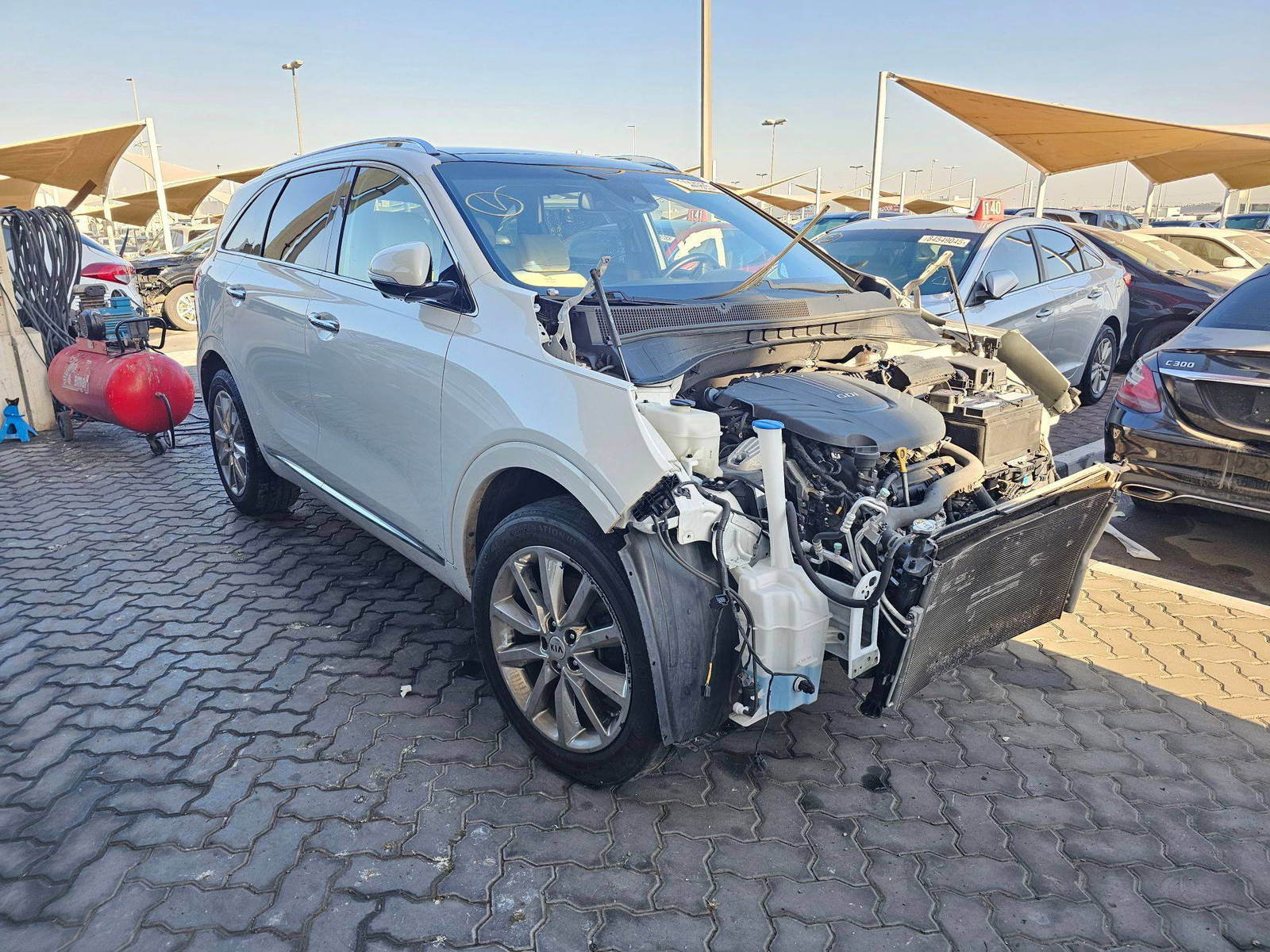 2017 KIA SORENTO — 156090 Miles — Lot 8HG239098 — Souq - Marhaba Auctions Used Cars - Image 4