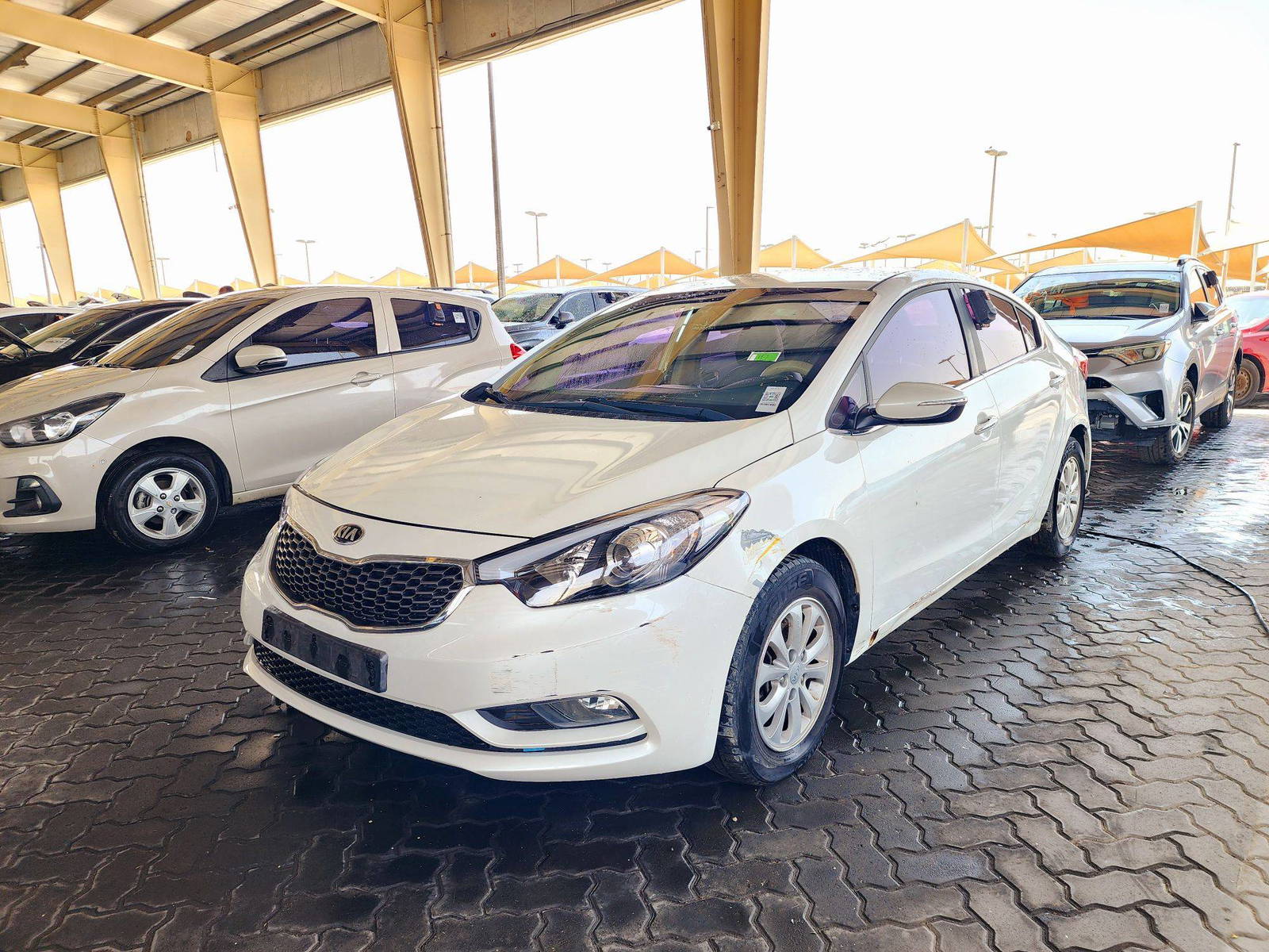 2015 KIA K3 — 107867 KM — Lot 924377 — Souq - Marhaba Auctions Used Cars - Image 5
