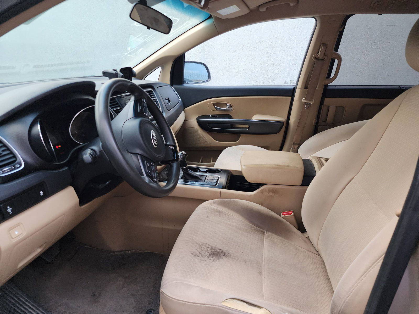 2016 KIA SEDONA — 179988 Miles — Lot 78689934 — Souq - Marhaba Auctions Used Cars - Image 9
