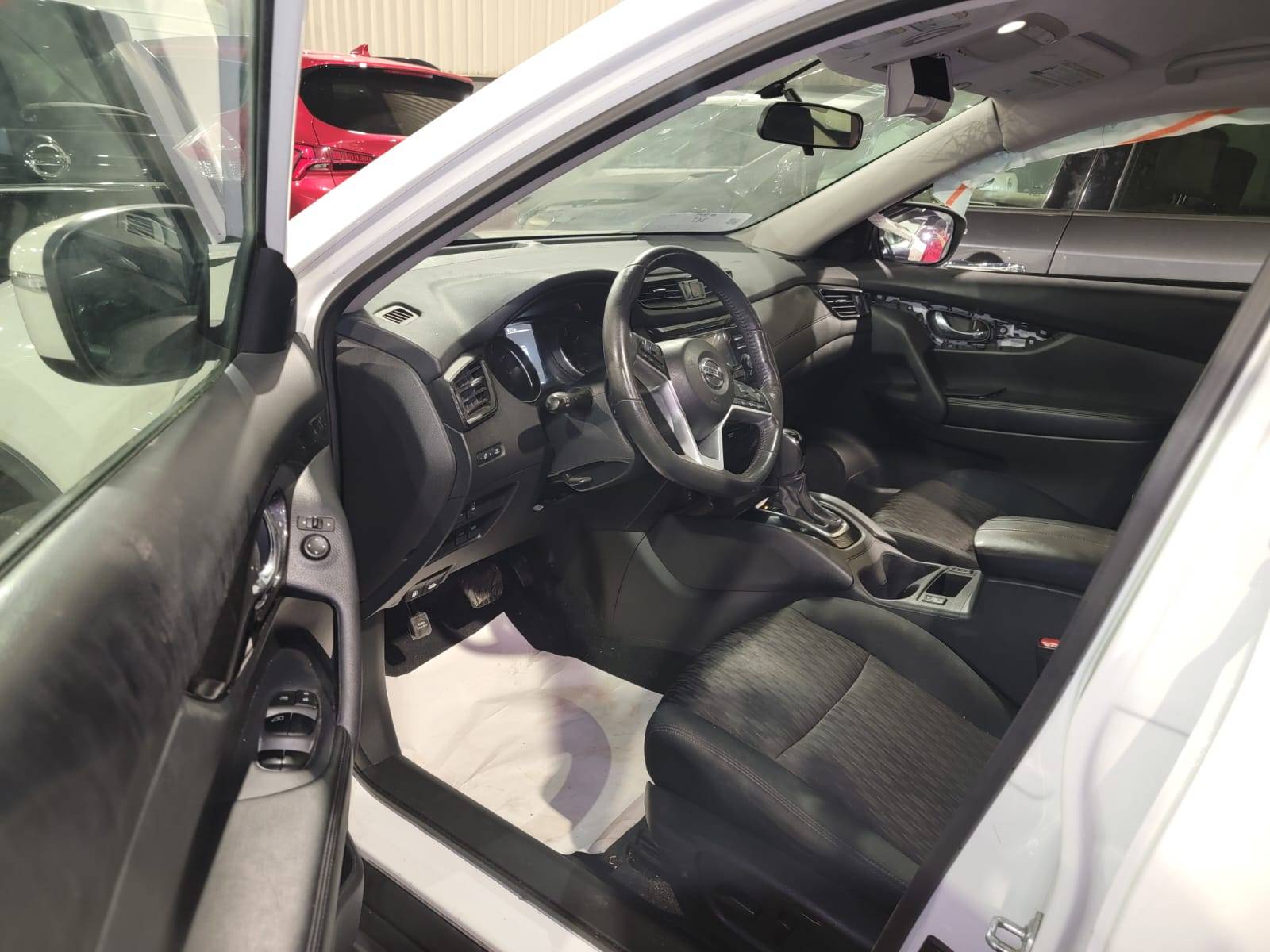 2017 NISSAN ROGUE — 141131 Miles — Lot HC805817 — Souq - Marhaba Auctions Used Cars - Image 9