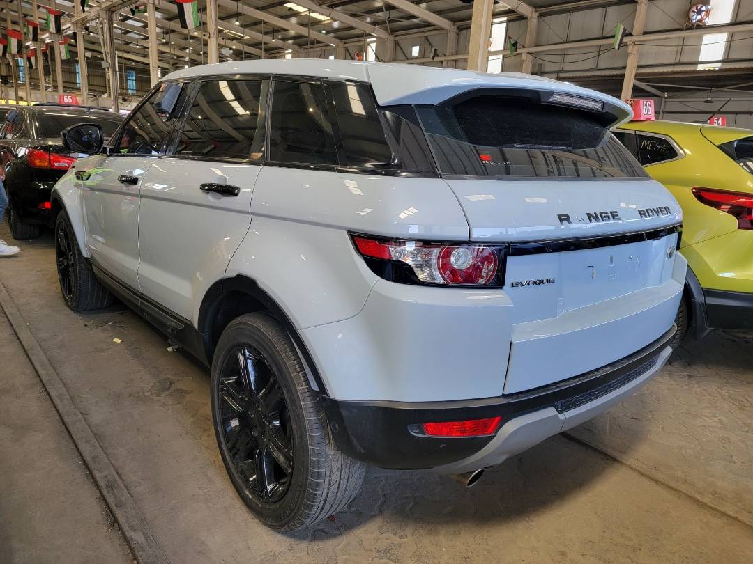 2015 LAND ROVER RANGE ROVER EVOQUE — 176960 KM — Lot FH036075 — Main - Marhaba Auctions Used Cars - Image 4