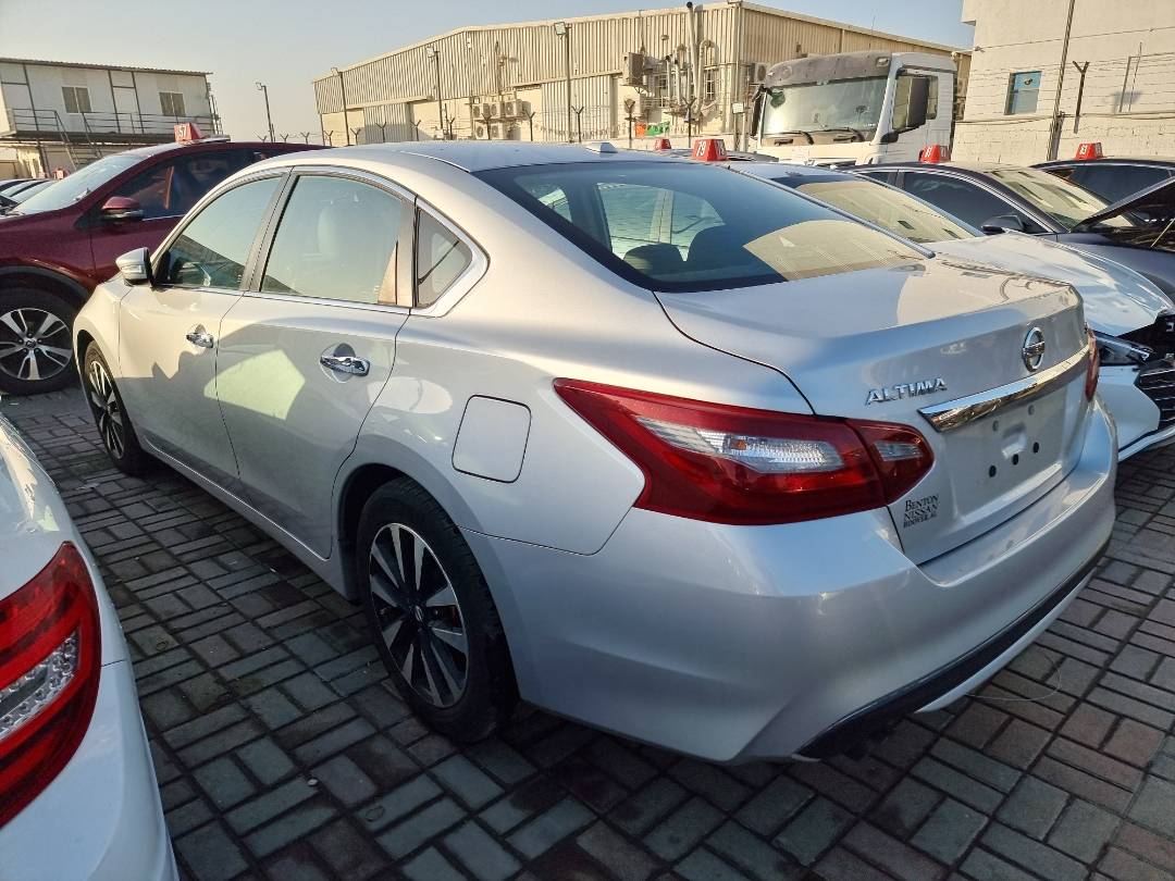 2018 NISSAN ALTIMA — 174201 Miles — Lot 215478 — Ind. 12 - Marhaba Auctions Used Cars - Image 5