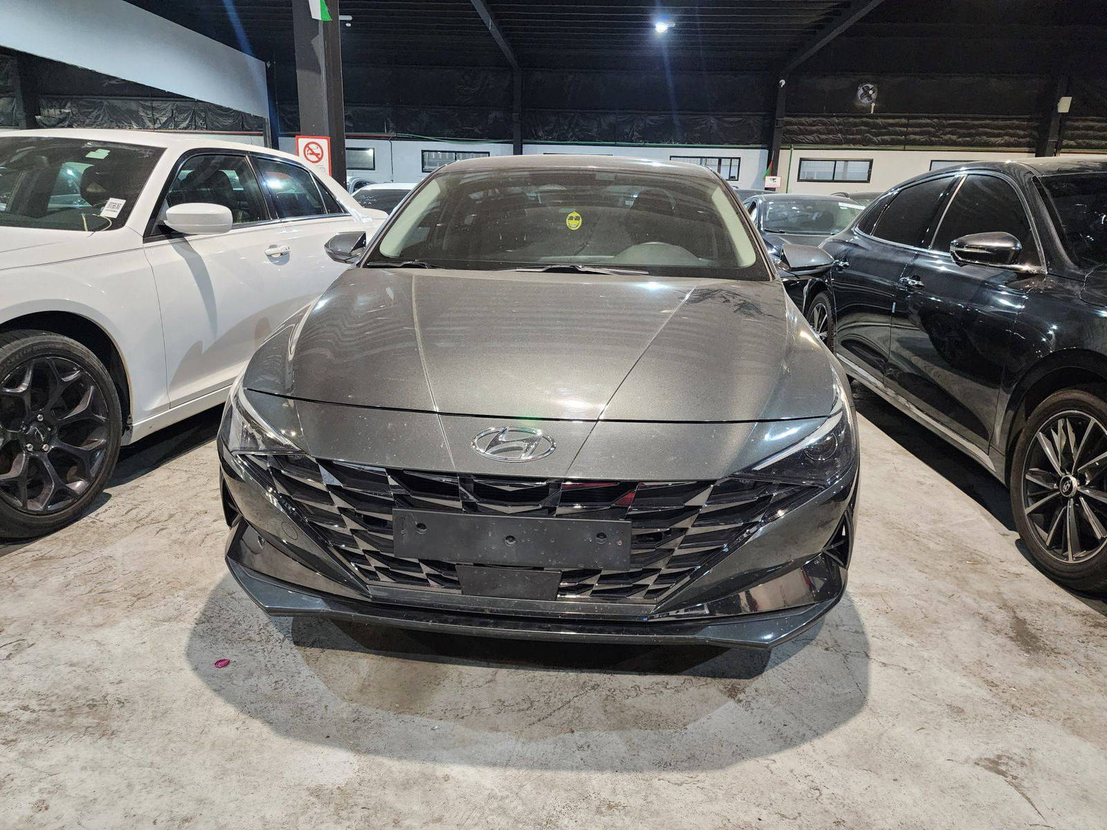 2022 HYUNDAI AVANTE — 173448 KM — Lot 018600 — Al Quoz - Marhaba Auctions Used Cars - Image 5