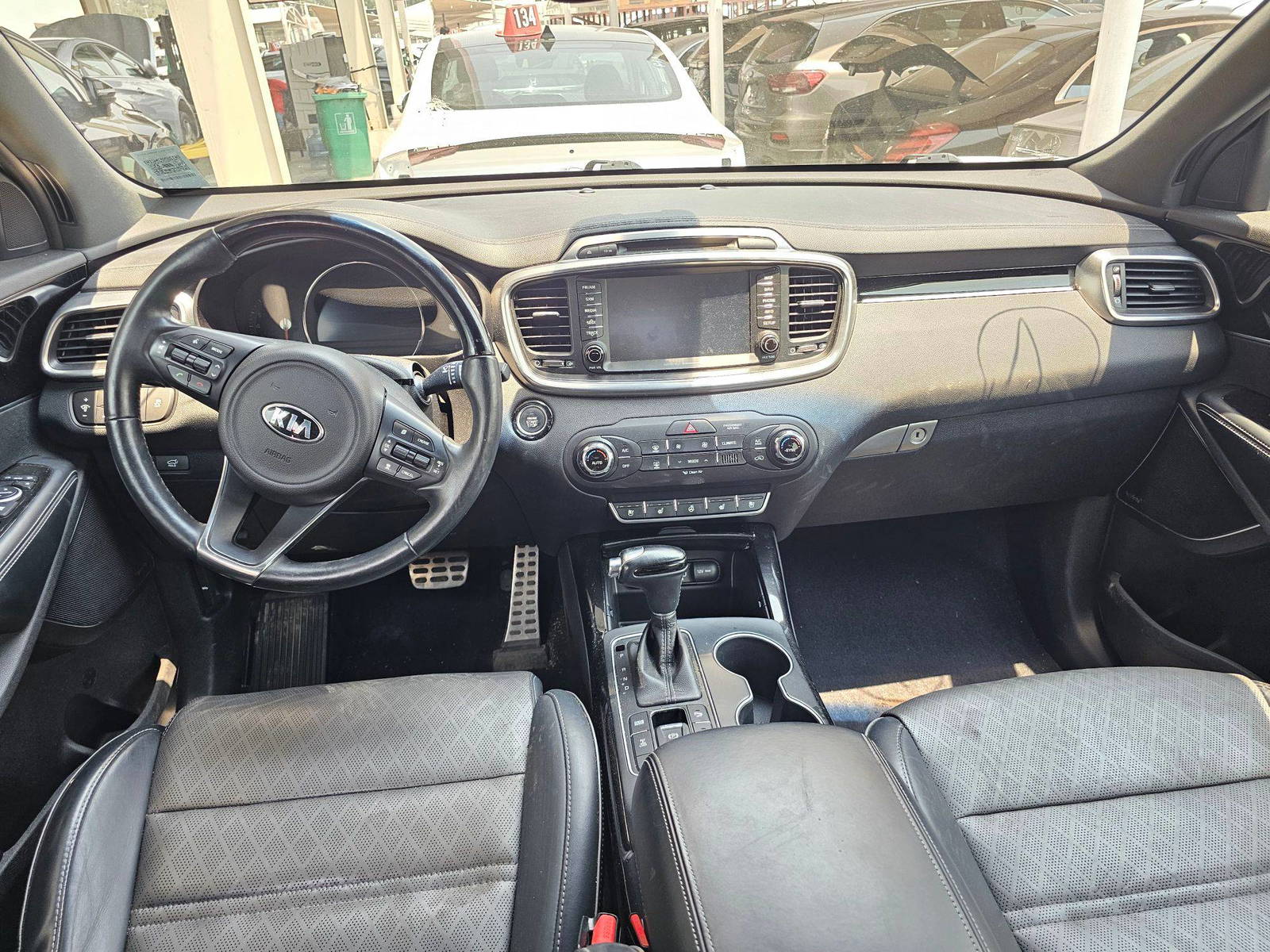 2017 KIA SORENTO — 158992 KM — Lot 65224064 — Souq - Marhaba Auctions Used Cars - Image 7