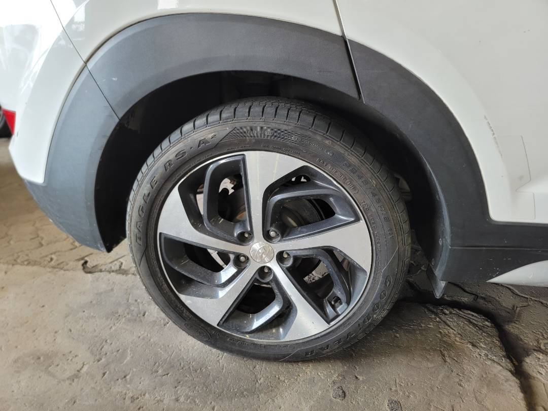 2017 HYUNDAI TUCSON — 102564 Miles — Lot U504831 — Main - Marhaba Auctions Used Cars - Image 9
