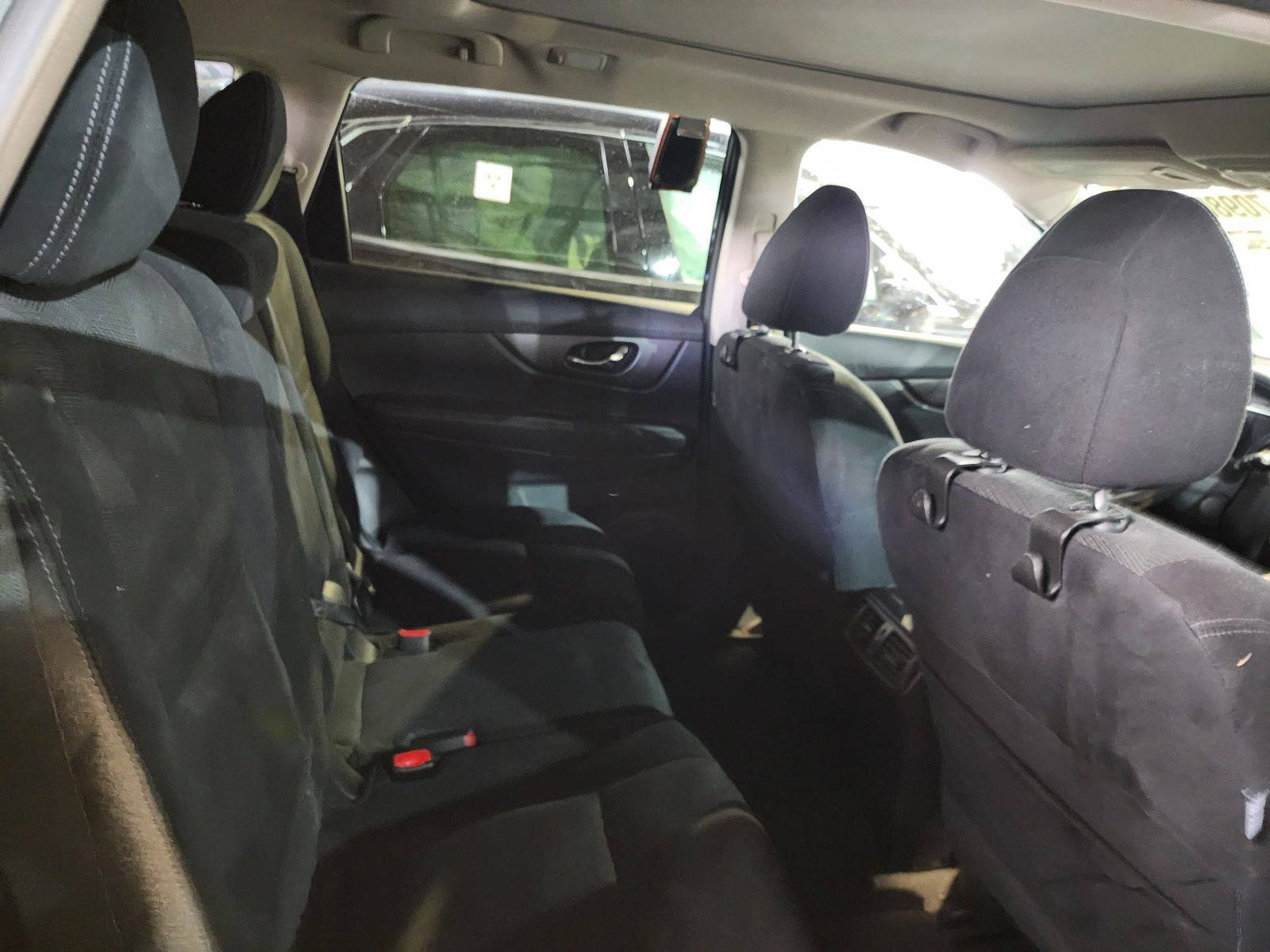 2015 NISSAN ROGUE — 299543 KM — Lot 58658 — Al Quoz - Marhaba Auctions Used Cars - Image 7