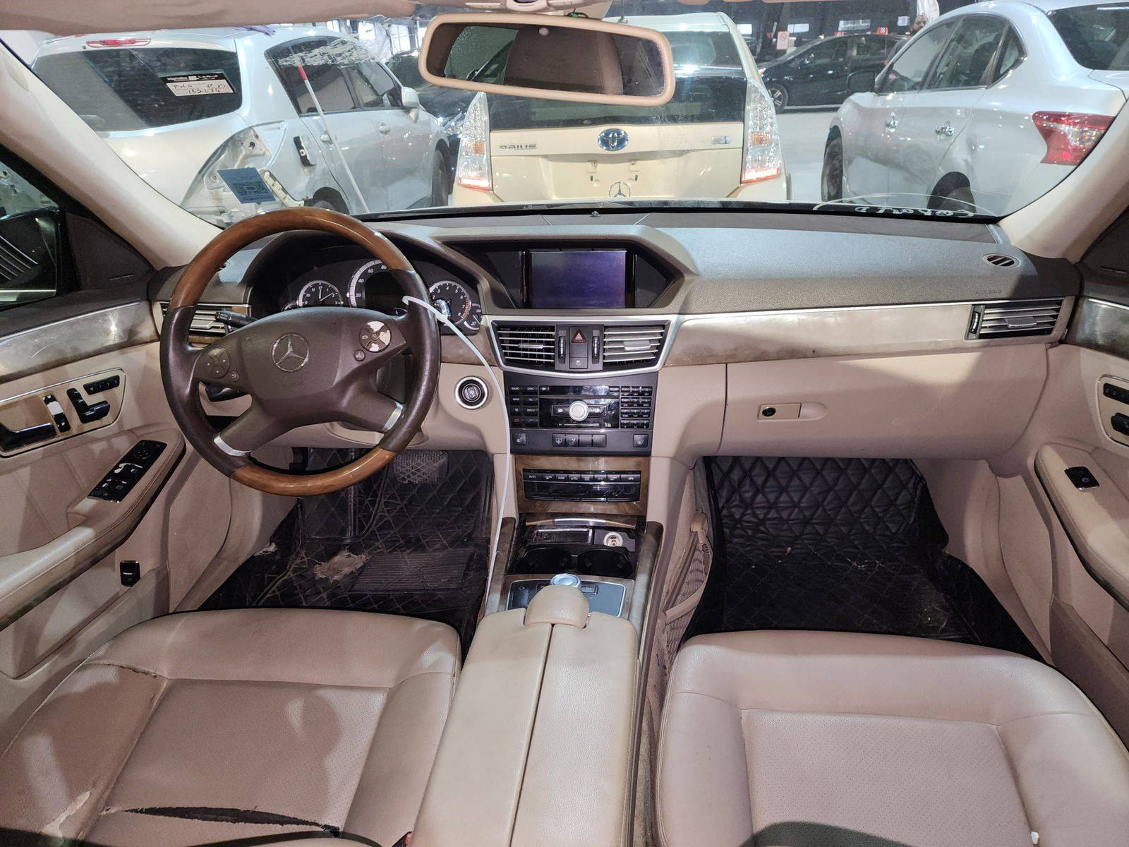 2010 MERCEDES BENZ E 350 — 162675 Miles — Lot 59971064 — Al Quoz - Marhaba Auctions Used Cars - Image 7