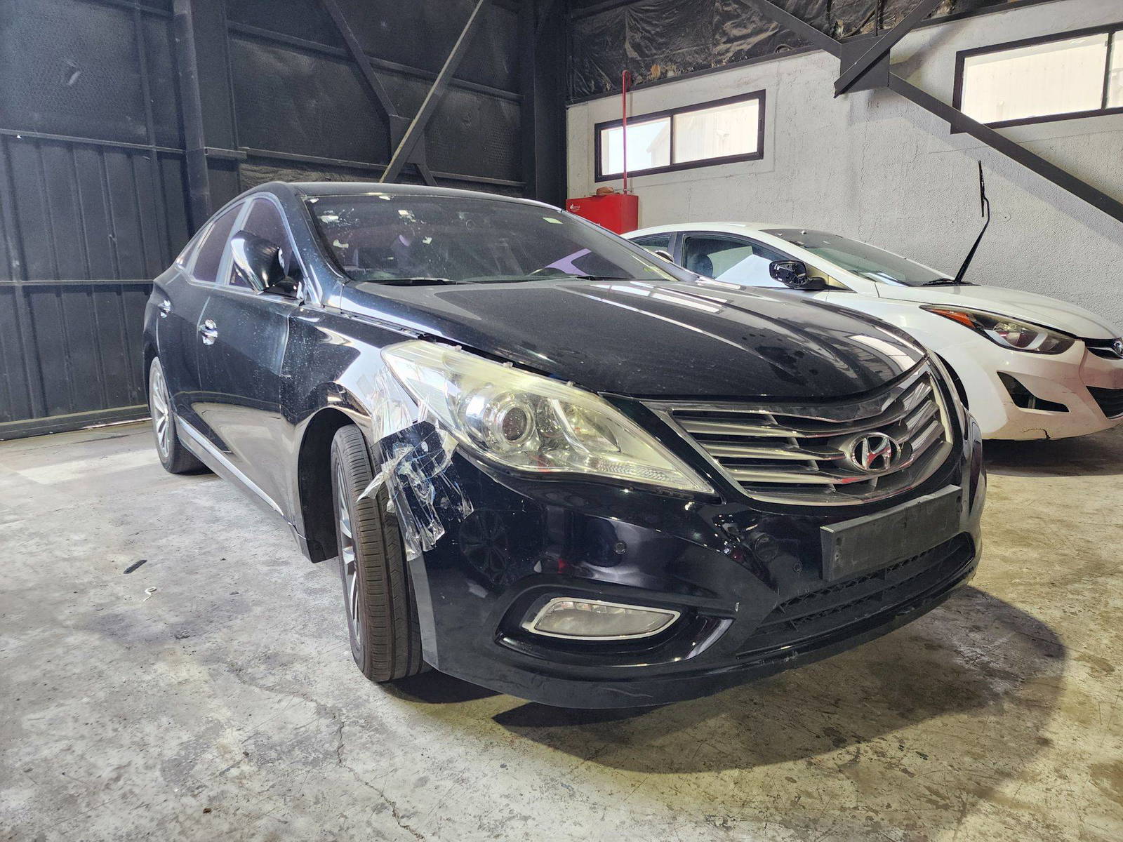 2011 HYUNDAI GRANDEUR — 217520 KM — Lot 021830 — Main - Marhaba Auctions Used Cars - Image 5