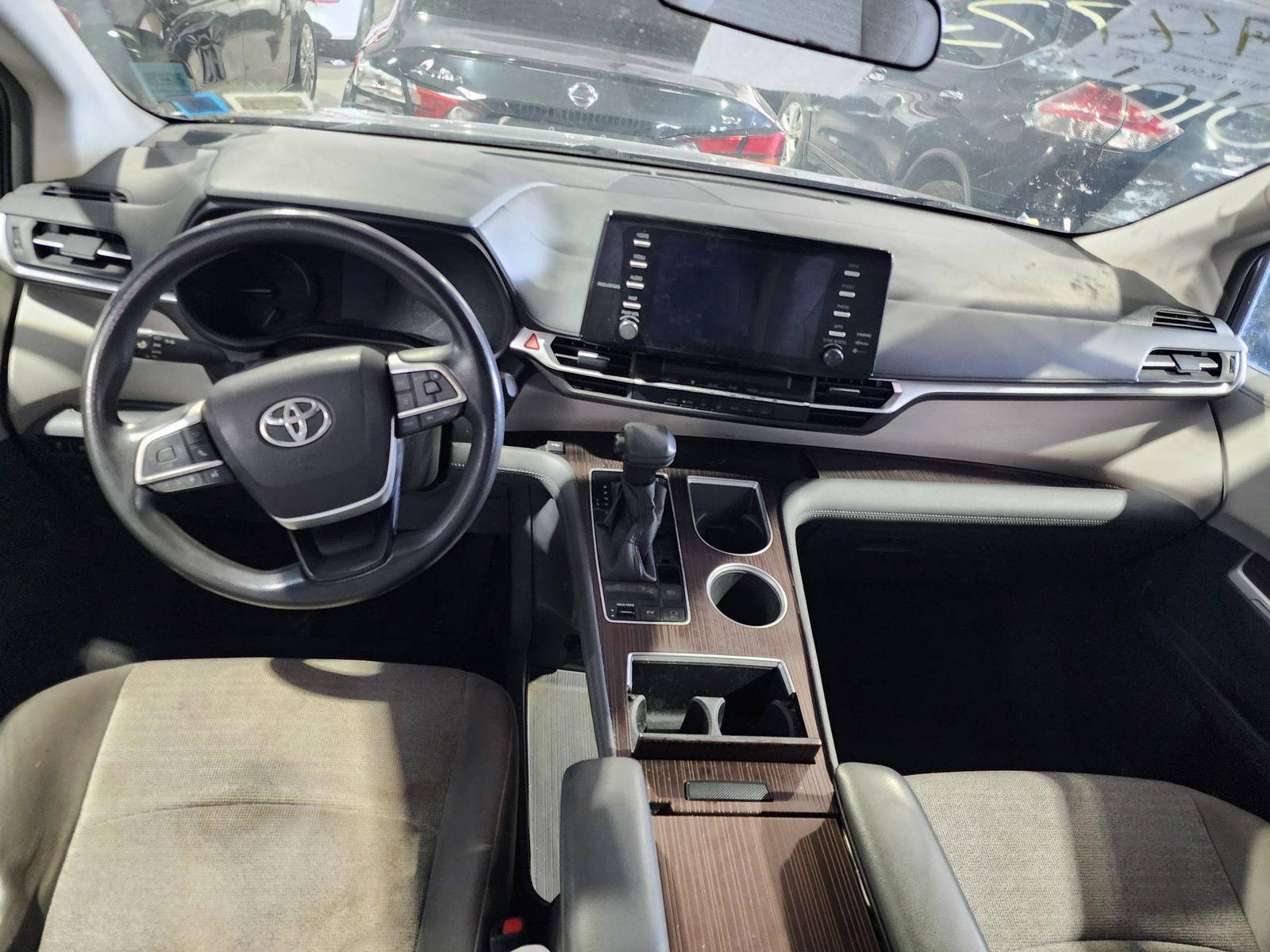 2021 TOYOTA SIENNA — 167310 Miles — Lot 010101 — Main - Marhaba Auctions Used Cars - Image 7