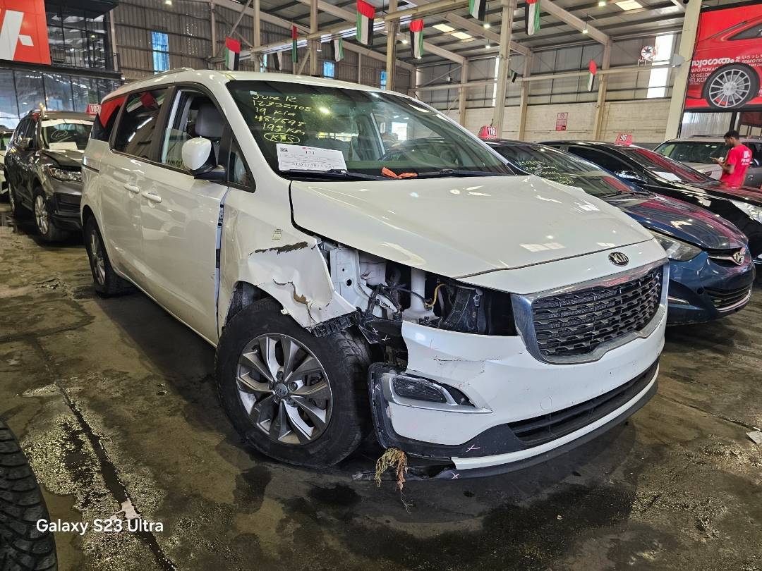 2019 KIA SEDONA — 193114 KM — Lot 12332908 — Souq - Marhaba Auctions Used Cars - Image 4