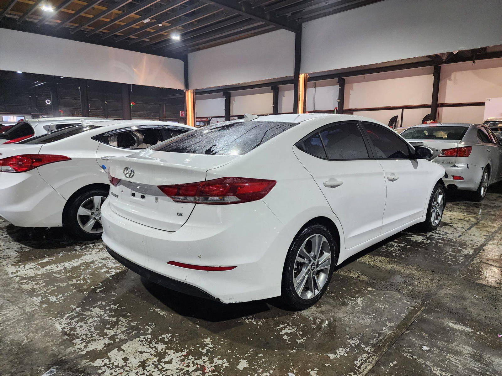 2018 HYUNDAI AVANTE — 101394 KM — Lot 124587 — Souq - Marhaba Auctions Used Cars - Image 4