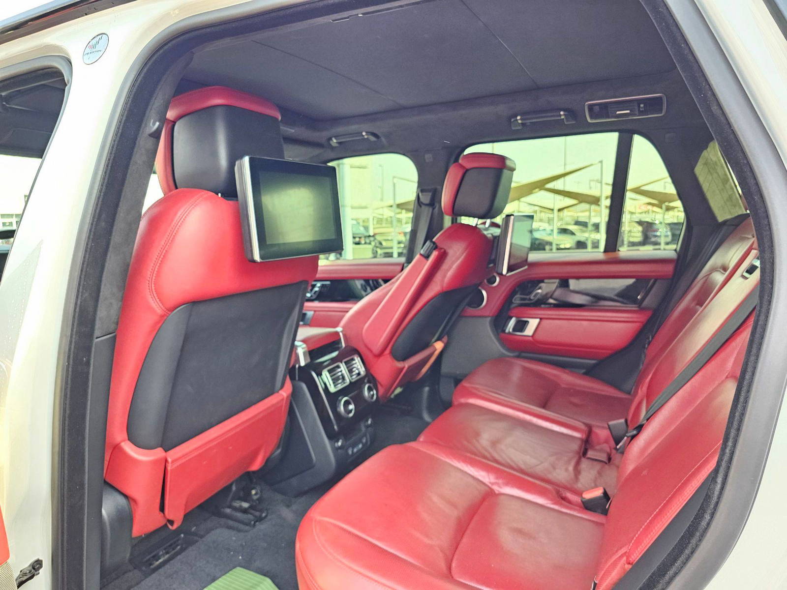 2021 LAND ROVER RANGE ROVER VOGUE — 131338 KM — Lot 428883 — Souq - Marhaba Auctions Used Cars - Image 6