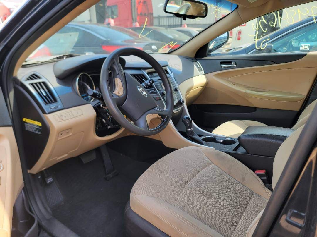 2013 HYUNDAI SONATA — 113500 Miles — Lot 37984630 — Main - Marhaba Auctions Used Cars - Image 6