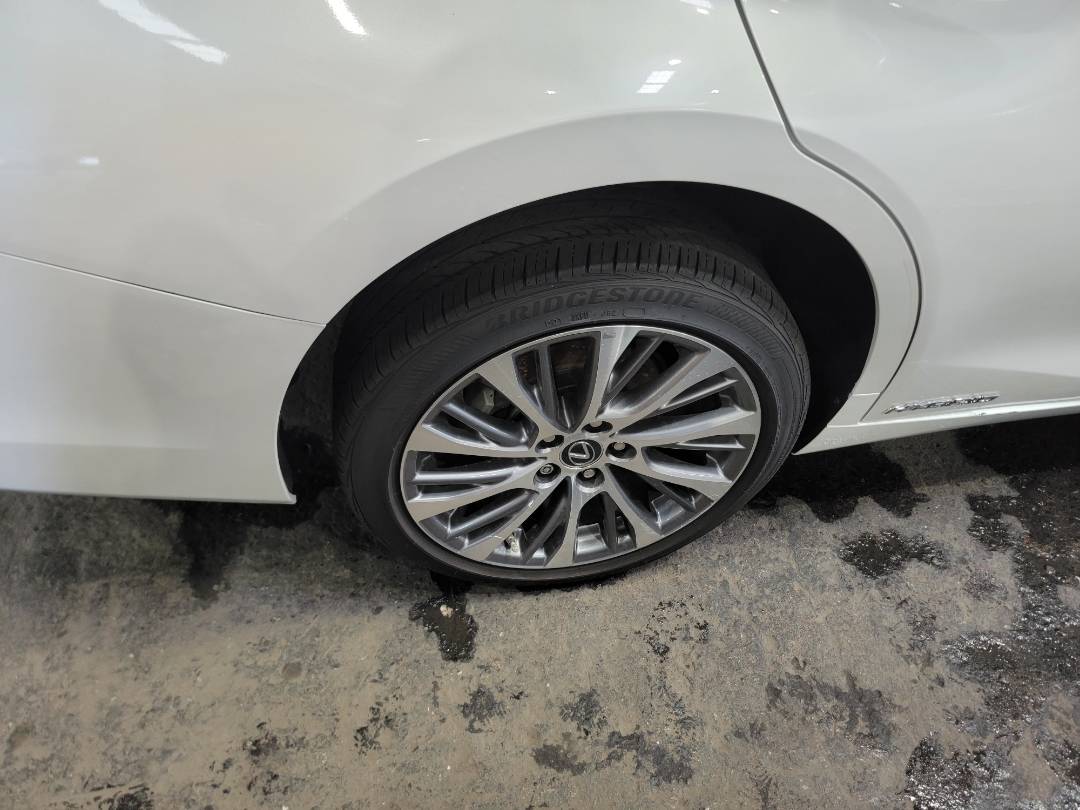 2020 LEXUS ES 300H — 54292 Miles — Lot 37553716 - Marhaba Auctions Used Cars - Image 4