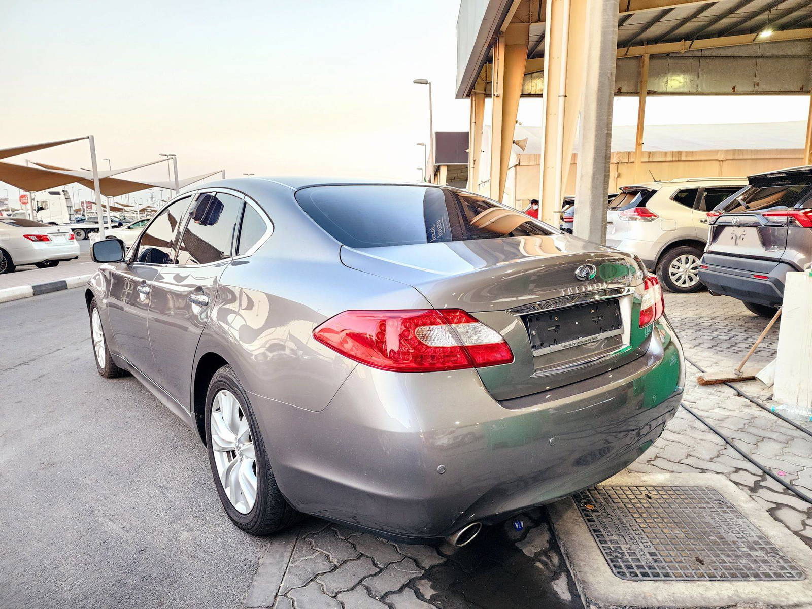 2011 INFINITI M37 — 138990 KM — Lot M511717 — Souq - Marhaba Auctions Used Cars - Image 5