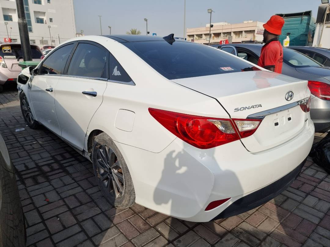 2014 HYUNDAI SONATA — 187533 Miles — Lot 124587 — Ind. 12 - Marhaba Auctions Used Cars - Image 4